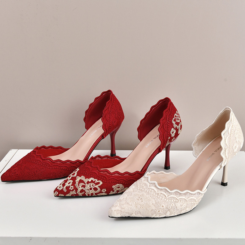Embroidery Design - Luxe Rood Wit Kant Borduren Hoge