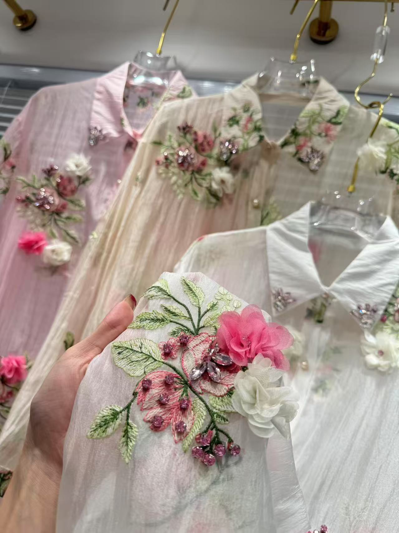 Luxe stijl bloemen borduurwerk - Embroidery Daisy recensie en prijs
